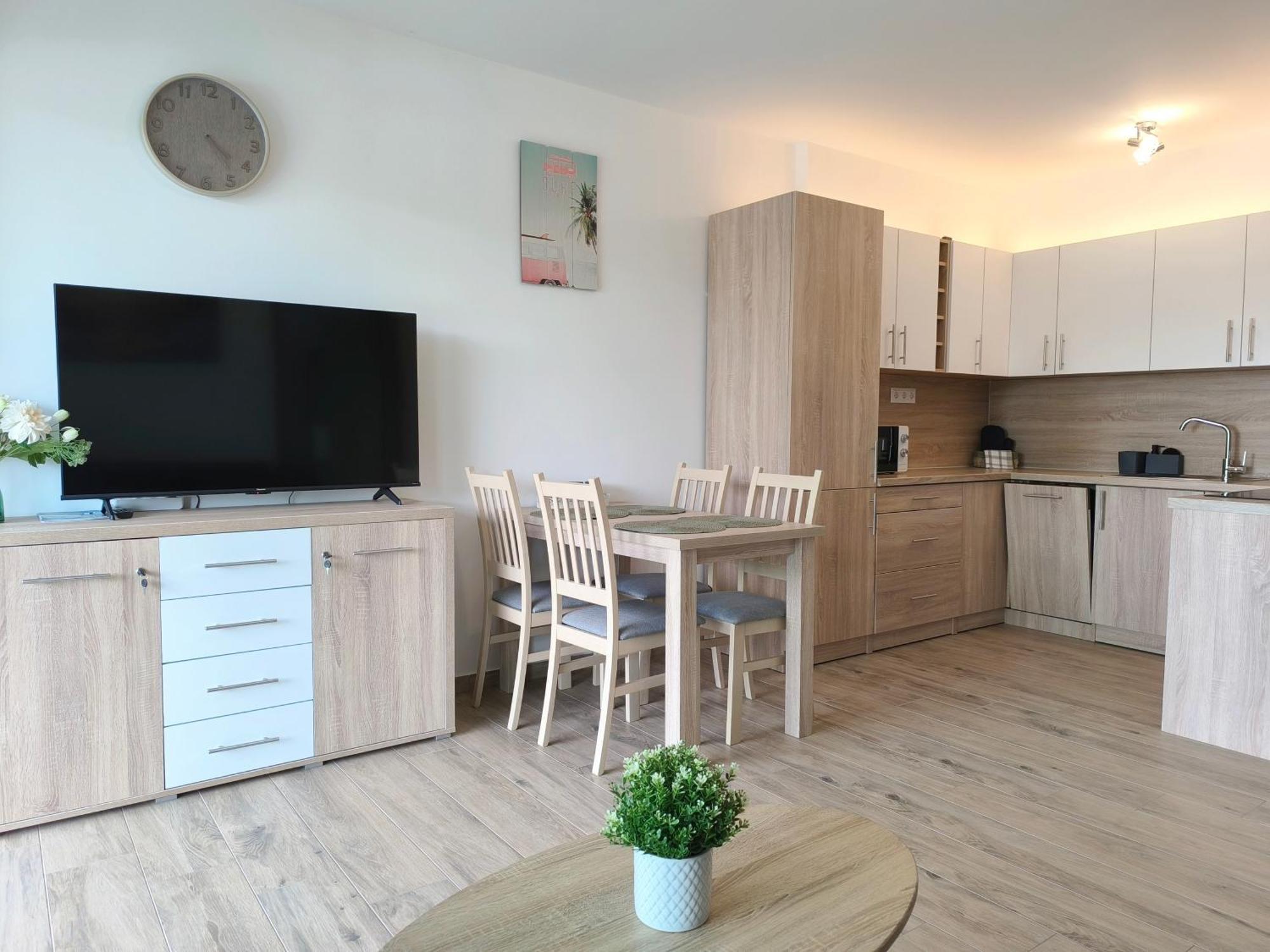 Helikon Terrace Susanne Apartment كيستاي المظهر الخارجي الصورة
