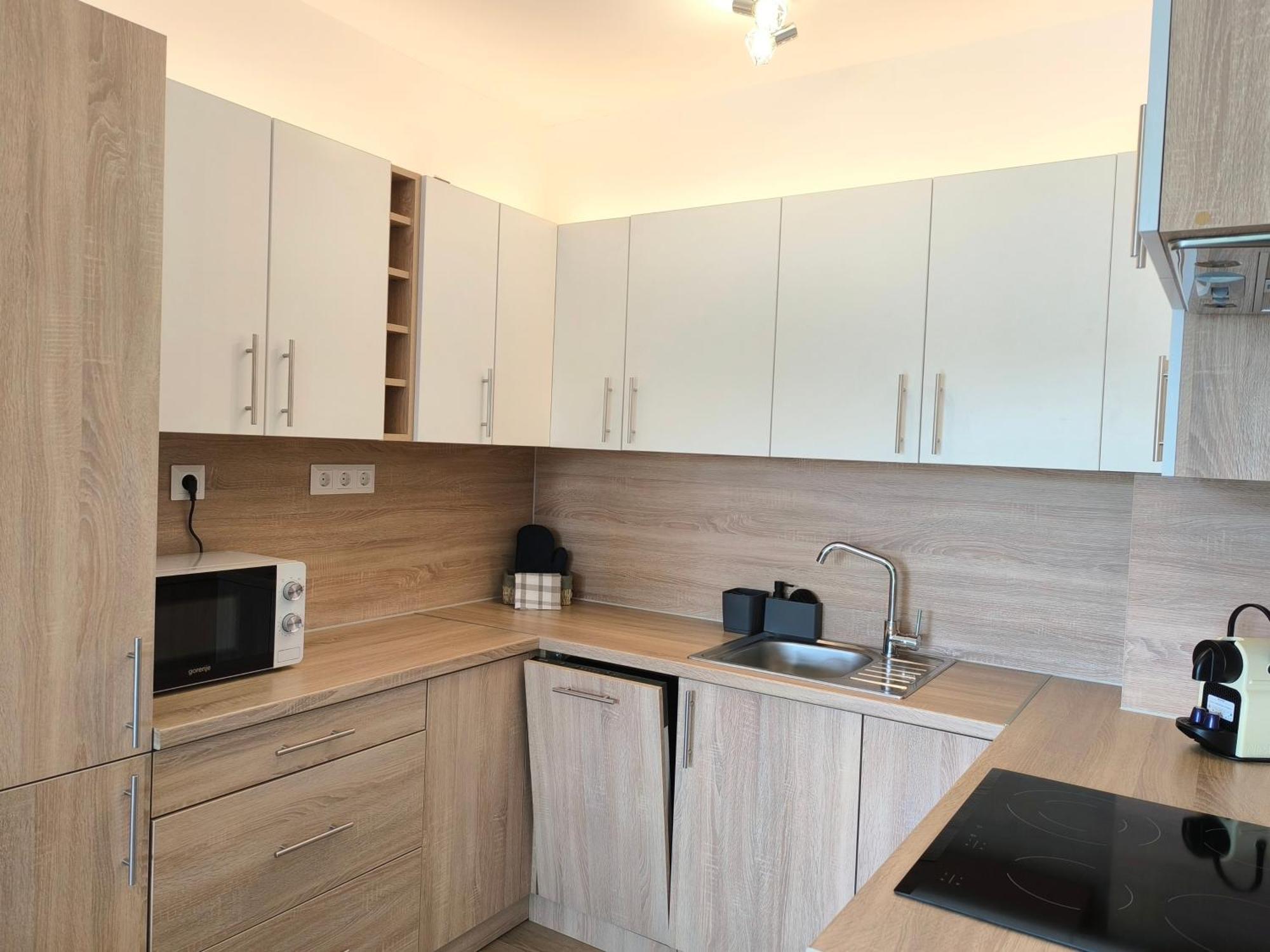 Helikon Terrace Susanne Apartment كيستاي المظهر الخارجي الصورة