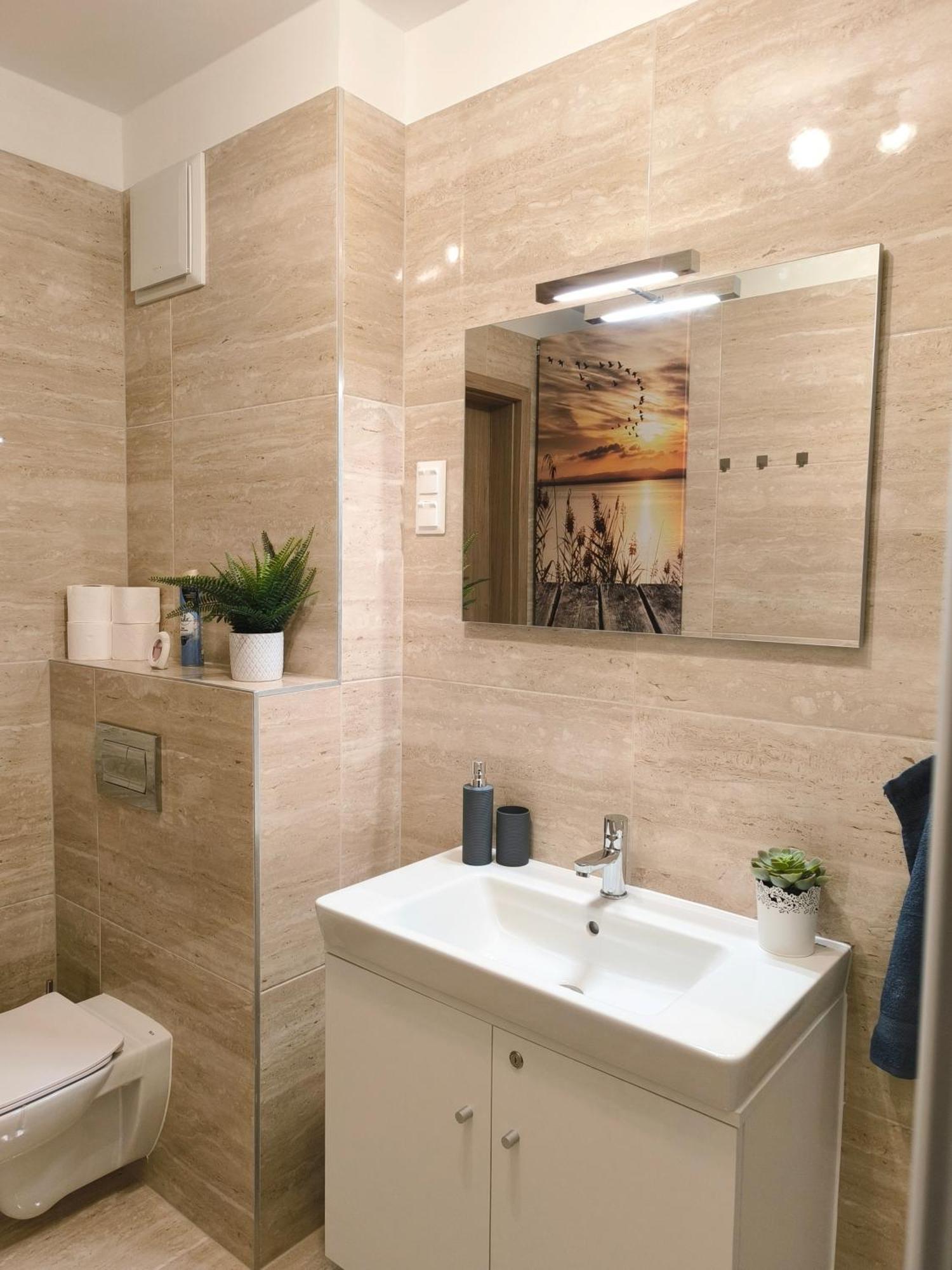 Helikon Terrace Susanne Apartment كيستاي المظهر الخارجي الصورة