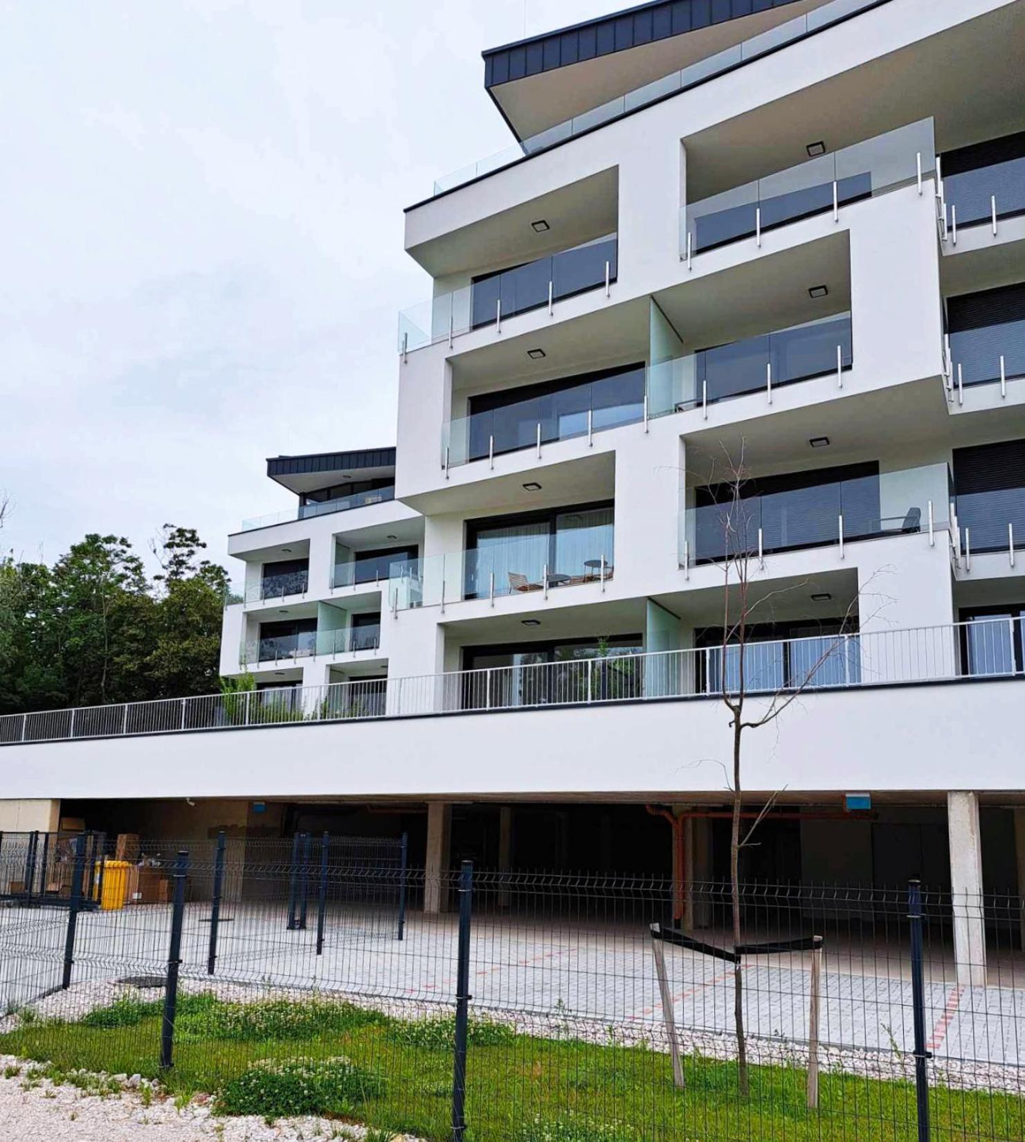 Helikon Terrace Susanne Apartment كيستاي المظهر الخارجي الصورة